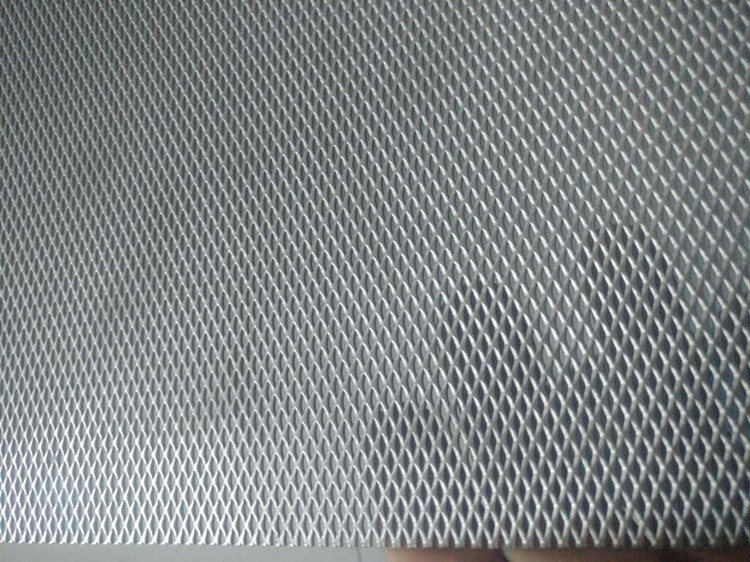 Diamond hole titanium mesh plate