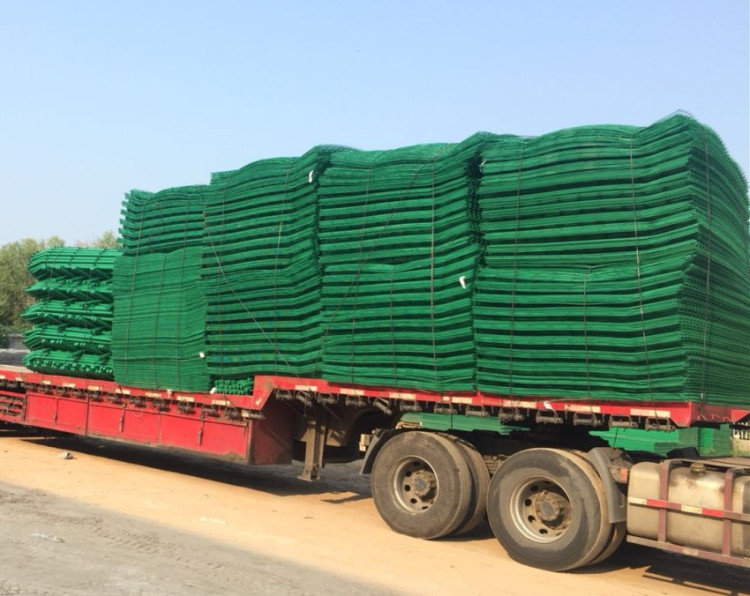 Security fence pane delivery packing